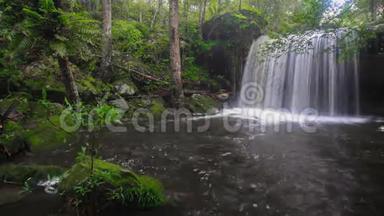 美丽的瀑布在普克拉东，洛伊省，泰国，旺旺瀑布，当地名